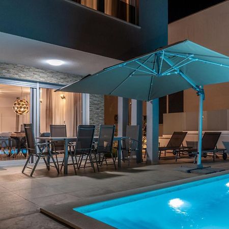 Villa Dea - Dein Rueckzugsort Am Meer Mit Beheiztem Pool ヴーシ エクステリア 写真