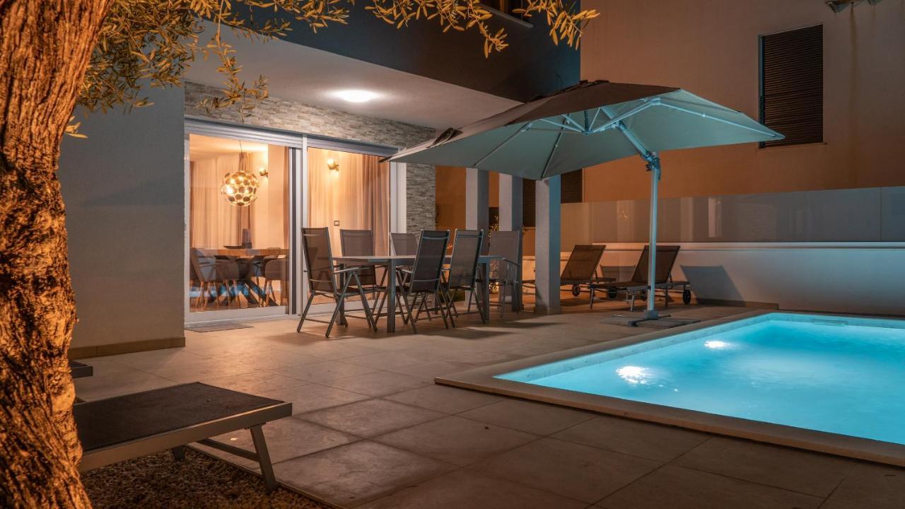 Villa Dea - Dein Rueckzugsort Am Meer Mit Beheiztem Pool ヴーシ エクステリア 写真