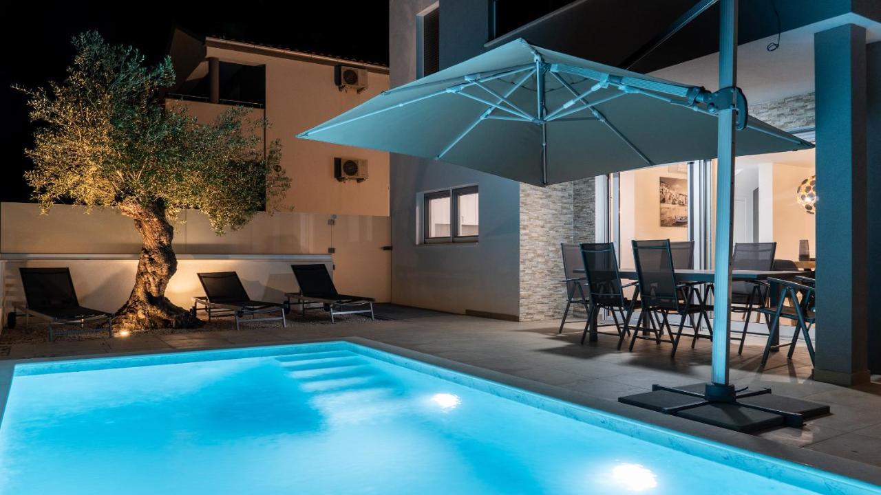 Villa Dea - Dein Rueckzugsort Am Meer Mit Beheiztem Pool ヴーシ エクステリア 写真