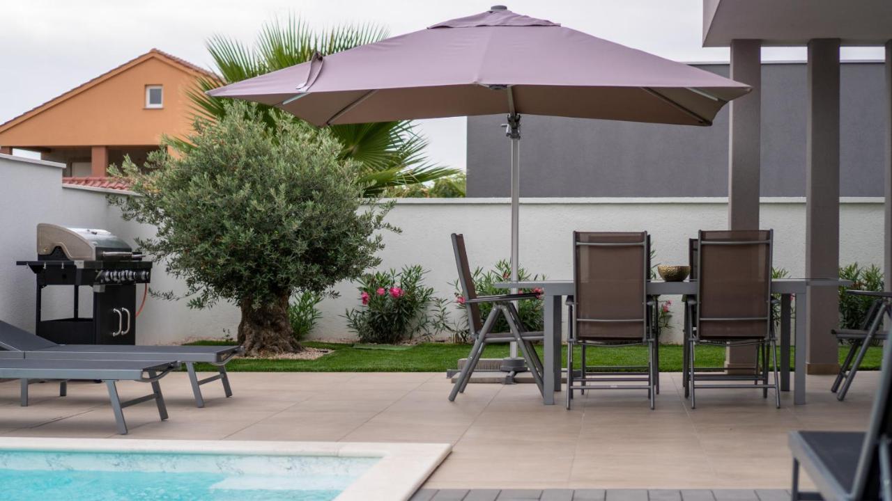 Villa Dea - Dein Rueckzugsort Am Meer Mit Beheiztem Pool ヴーシ エクステリア 写真