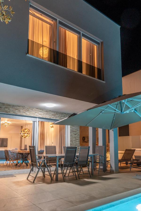 Villa Dea - Dein Rueckzugsort Am Meer Mit Beheiztem Pool ヴーシ エクステリア 写真